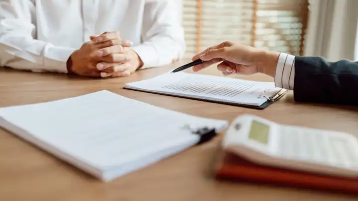 Top 3 Reasons to Roll Over Your Old 401(k) Into an Annuity (and What to Check First)